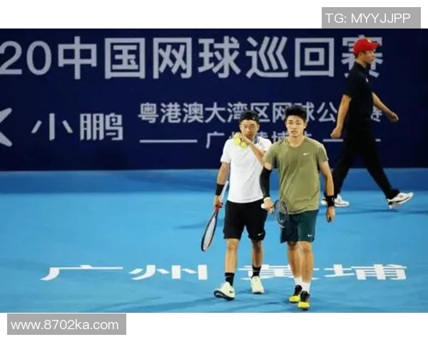 深圳网球队与成都网球队赛后复盘分析力量对比与战术探讨 深圳网球队与成都网球队赛后复盘分析力量对比与战术探讨