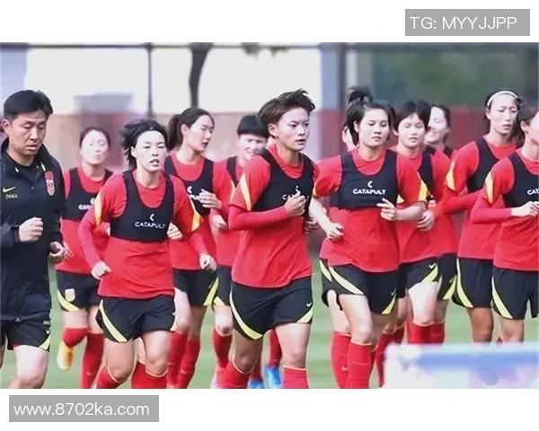 欧洲足球明星太太们的生活与风采揭秘:她们如何在荣耀与挑战中平衡家庭与事业 欧洲足球明星太太们的生活与风采揭秘:她们如何在荣耀与挑战中平衡家庭与事业